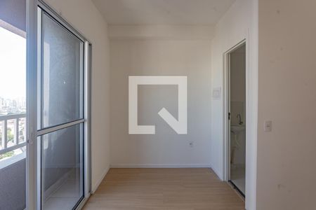 Sala e cozinha de apartamento para alugar com 2 quartos, 20m² em Vila Santo Estefano, São Paulo
