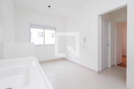 Sala/Cozinha de apartamento à venda com 2 quartos, 33m² em Fazenda Aricanduva, São Paulo