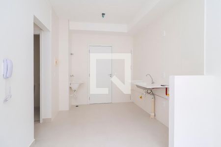 Sala/Cozinha de apartamento à venda com 2 quartos, 33m² em Fazenda Aricanduva, São Paulo