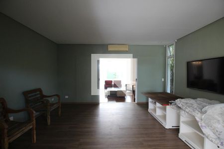 Sala de TV de casa para alugar com 6 quartos, 700m² em Jardim Guedala, São Paulo