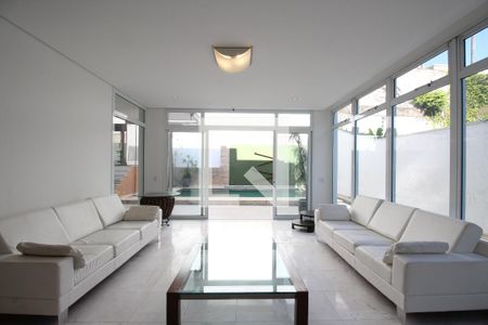 Sala 2 de casa para alugar com 6 quartos, 700m² em Jardim Guedala, São Paulo