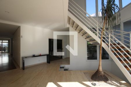 Hall de entrada de casa para alugar com 6 quartos, 700m² em Jardim Guedala, São Paulo
