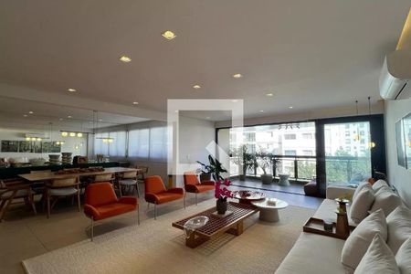 Sala com móveis modernos e iluminação adequada, com vista para a varanda e jardim. de apartamento à venda com 4 quartos, 265m² em Pinheiros, São Paulo