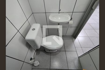 Banheiro - torneira de casa à venda com 3 quartos, 125m² em Vila Liviero, São Paulo