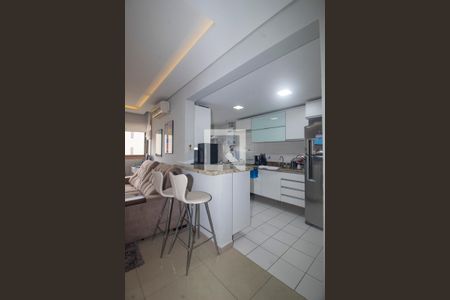 Sala/Cozinha de apartamento à venda com 2 quartos, 74m² em Jardim Botânico, Porto Alegre