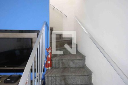 Escada de casa à venda com 2 quartos, 120m² em Jardim Vila Formosa, São Paulo