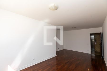 Sala  de apartamento para alugar com 3 quartos, 105m² em Cambuí, Campinas