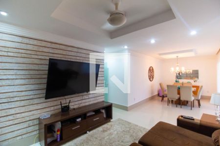 Casa à venda com 3 quartos, 450m² em Itaipu, Niterói