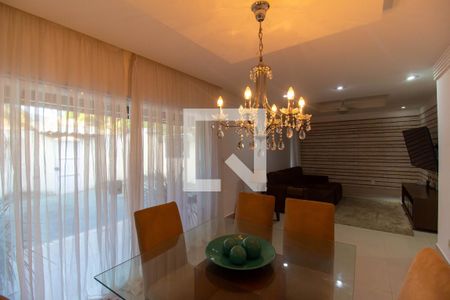 Casa à venda com 3 quartos, 450m² em Itaipu, Niterói