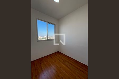 Quarto 2 de apartamento para alugar com 2 quartos, 32m² em Parque Fongaro, São Paulo