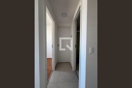 Corredor de apartamento para alugar com 2 quartos, 32m² em Parque Fongaro, São Paulo
