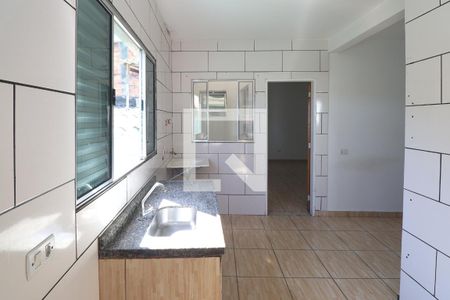 Cozinha / Tanque de casa para alugar com 2 quartos, 60m² em Jardim Campo Limpo (zona Norte), São Paulo