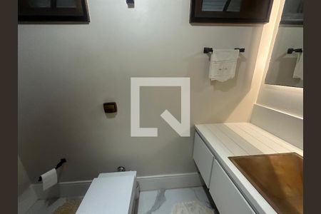 Lavabo de casa de condomínio para alugar com 5 quartos, 400m² em Jardim Parnaiba, Barueri