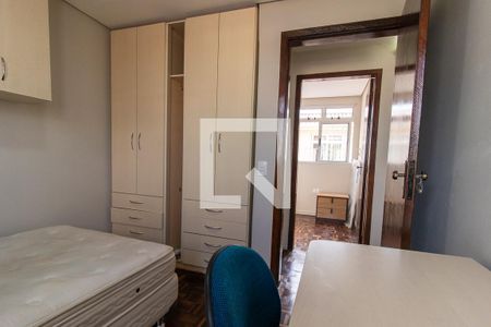 Quarto 1 de apartamento para alugar com 2 quartos, 58m² em Uberaba, Curitiba
