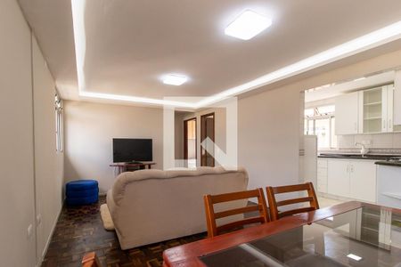 Sala de apartamento para alugar com 2 quartos, 58m² em Uberaba, Curitiba