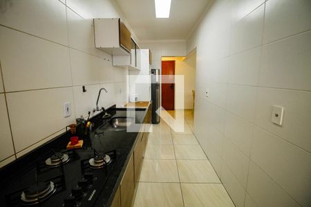 Cozinha de apartamento para alugar com 2 quartos, 85m² em Guilhermina, Praia Grande