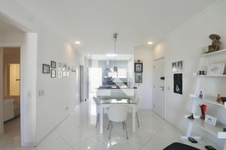 Sala de apartamento para alugar com 2 quartos, 85m² em Barra Funda, Guarujá
