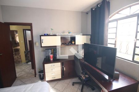 Quarto  de casa à venda com 3 quartos, 190m² em Conjunto Ademar Maldonado, Belo Horizonte