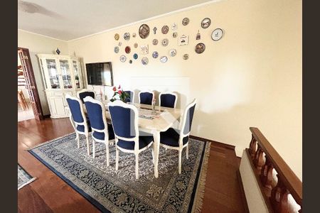 Sala de casa à venda com 3 quartos, 239m² em Parque Peruche, São Paulo