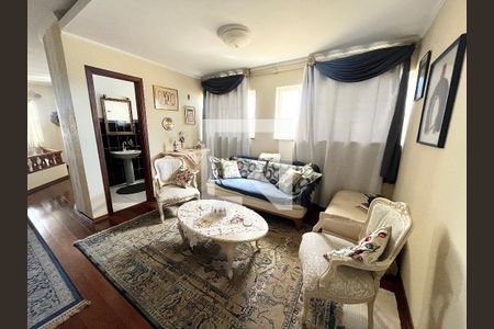 Sala de casa à venda com 3 quartos, 239m² em Parque Peruche, São Paulo