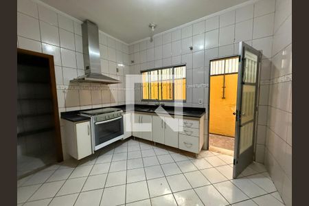 Casa para alugar com 4 quartos, 230m² em Jardim Dom Bosco, Campinas