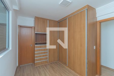 Apartamento à venda com 4 quartos, 259m² em Floresta, Belo Horizonte