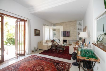 Sala de Estar de casa à venda com 4 quartos, 300m² em Vila Madalena, São Paulo