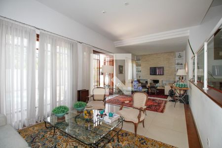 Casa à venda com 4 quartos, 300m² em Vila Madalena, São Paulo