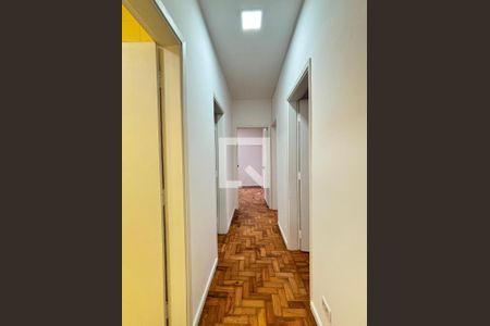 Corredor de apartamento para alugar com 3 quartos, 110m² em Vila Uberabinha, São Paulo