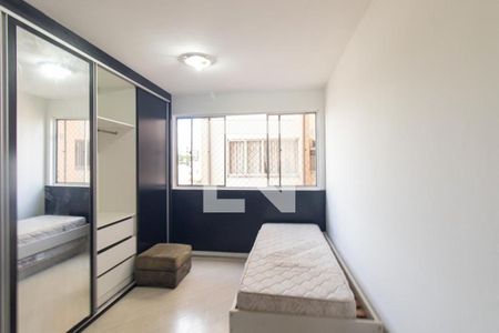 Quarto 2  de apartamento para alugar com 3 quartos, 90m² em Novo Mundo, Curitiba