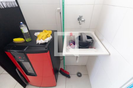 Sala/Cozinha de apartamento à venda com 2 quartos, 75m² em Vila Carmosina, São Paulo