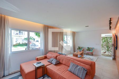 Sala de casa à venda com 4 quartos, 205m² em Capela do Socorro, São Paulo