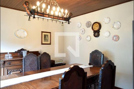 Sala de casa à venda com 4 quartos, 336m² em Vila Madalena, São Paulo
