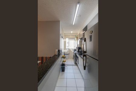 Sala/Cozinha/Área de Serviço  de apartamento à venda com 2 quartos, 44m² em Vila Carmosina, São Paulo