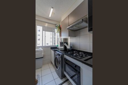 Sala/Cozinha/Área de Serviço  de apartamento à venda com 2 quartos, 44m² em Vila Carmosina, São Paulo