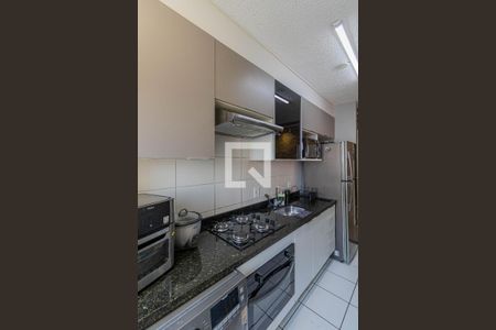 Sala/Cozinha/Área de Serviço  de apartamento à venda com 2 quartos, 44m² em Vila Carmosina, São Paulo