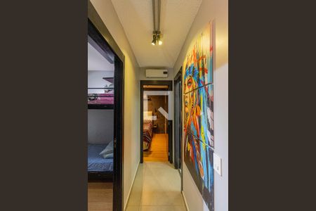 Corredor de apartamento à venda com 2 quartos, 44m² em Vila Carmosina, São Paulo