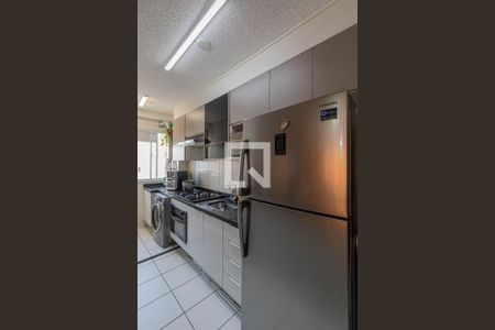 Sala/Cozinha/Área de Serviço  de apartamento à venda com 2 quartos, 44m² em Vila Carmosina, São Paulo
