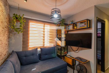 Sala/Cozinha/Área de Serviço  de apartamento à venda com 2 quartos, 44m² em Vila Carmosina, São Paulo