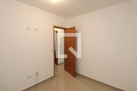 Quarto 1 de apartamento para alugar com 2 quartos, 45m² em Vila Mazzei, São Paulo