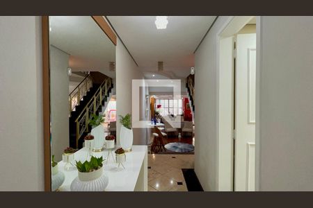 Hall de entrada de casa de condomínio à venda com 3 quartos, 450m² em Alto de Pinheiros, São Paulo