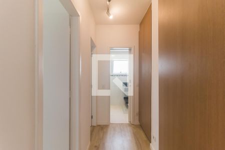 Corredor de apartamento para alugar com 2 quartos, 65m² em Loteamento Mogilar, Mogi das Cruzes