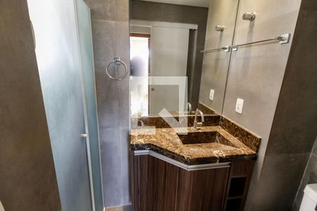 Banheiro de apartamento para alugar com 2 quartos, 53m² em Jardim Paris, São Paulo