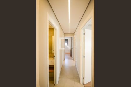 Corredor de apartamento para alugar com 3 quartos, 88m² em City América, São Paulo