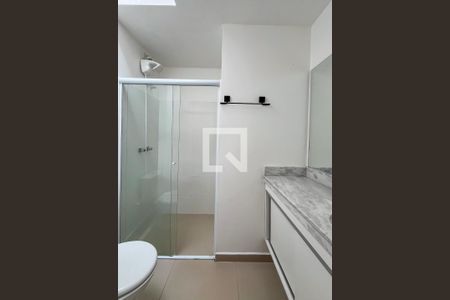 Banheiro da Suíte de casa de condomínio à venda com 2 quartos, 85m² em Vila Brasilio Machado, São Paulo