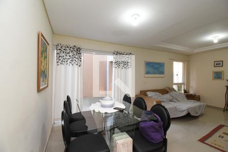 Sala de casa de condomínio para alugar com 3 quartos, 120m² em Cachoeira, Curitiba