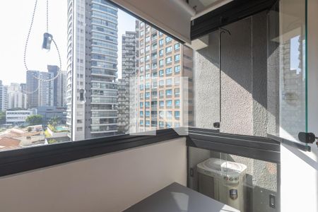Varanda de kitnet/studio à venda com 1 quarto, 25m² em Vila Nova Conceição, São Paulo