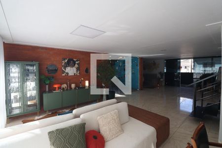 Sala  de casa de condomínio à venda com 3 quartos, 500m² em Vila Irmaos Arnoni, São Paulo