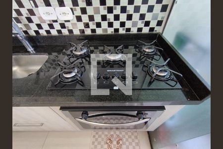 Cozinha - Torneira de apartamento para alugar com 2 quartos, 49m² em Taboão, São Paulo