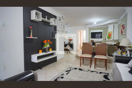 Sala  de casa à venda com 3 quartos, 325m² em Parque Santa Fé, Porto Alegre